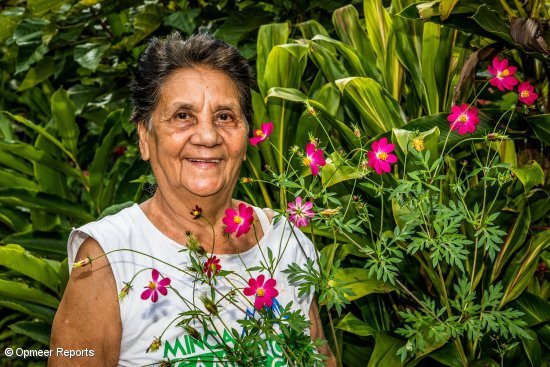 Lourdes L&oacute;pezBalaguera eta bere loreak