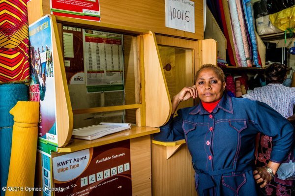 Gracek KWTFeko bulego bat ireki du, bere negozioarekin osagarria dena