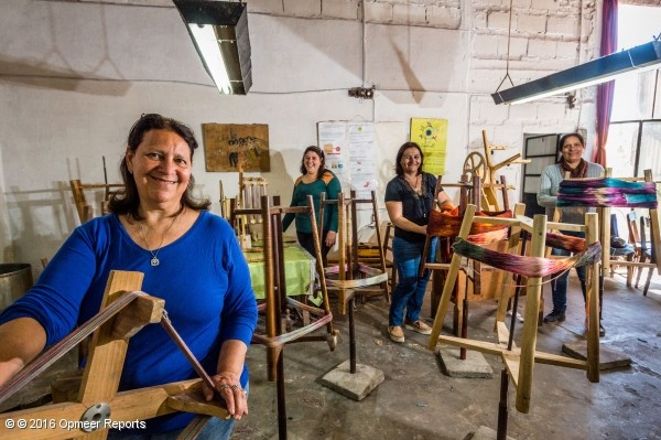 D'esquerra a dreta: empleades de Mans, Janet Novo, Valeria Marti, Blanca Rodriguez i Rosa Fleitas.